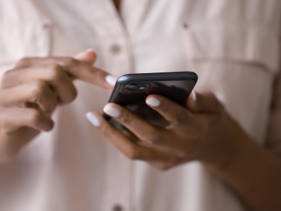 Two hands holding a cellphone